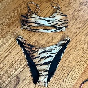 🔥Forever 21 tiger bikini large high leg